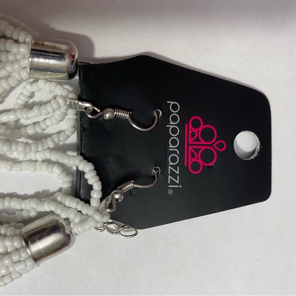 PAPARAZZI NWT multi strand seed bead medium length necklace with bonus earrings - Picture 3 of 5